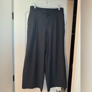 Athleta size 10p Wide-Leg dark grey sport Trousers with elastic waistband